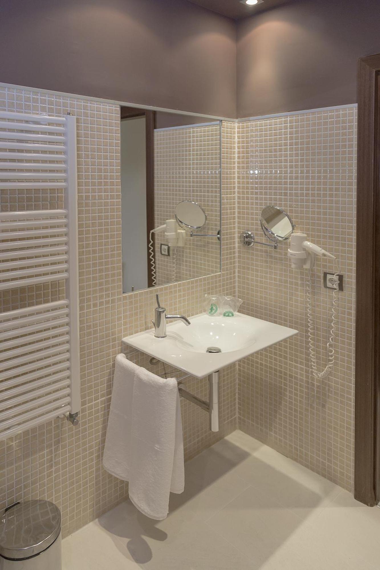 Real Balneario Carlos Iii Hotel Trillo